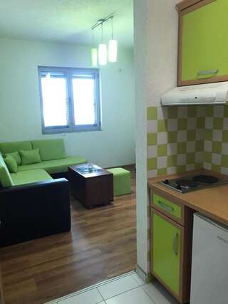 Апартаменты Sunshine Apartments Улцинь Апартаменты с видом на сад-1